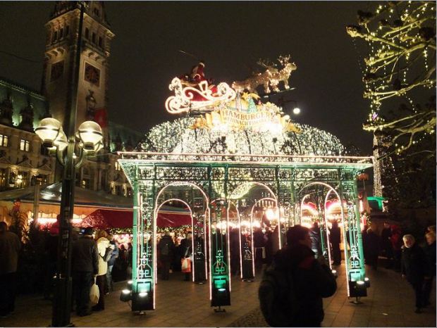 Hamburg - Weihnachtsmarkt am Rathausplatz - Eingangsportal
