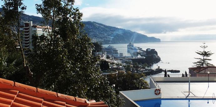 Madeira - Kreuzfahrertreffen im Hafen von Funchal
